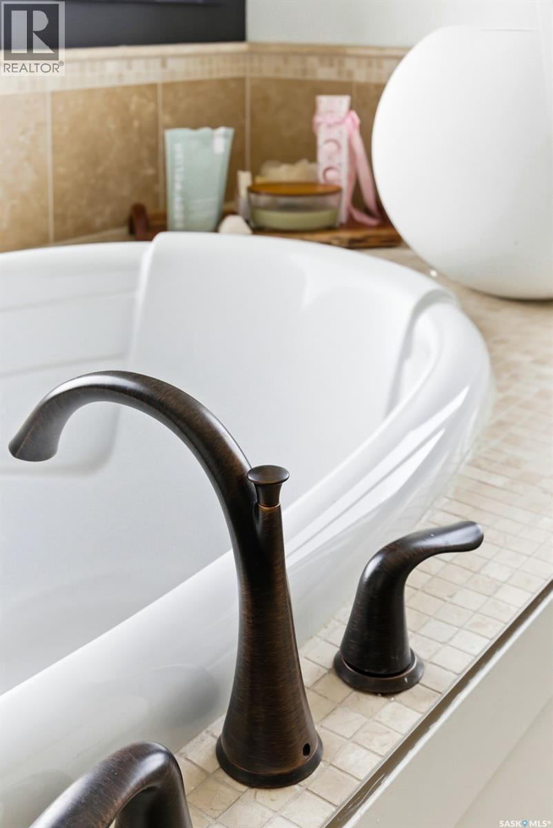 #201 1304 HALIFAX STREET - 24