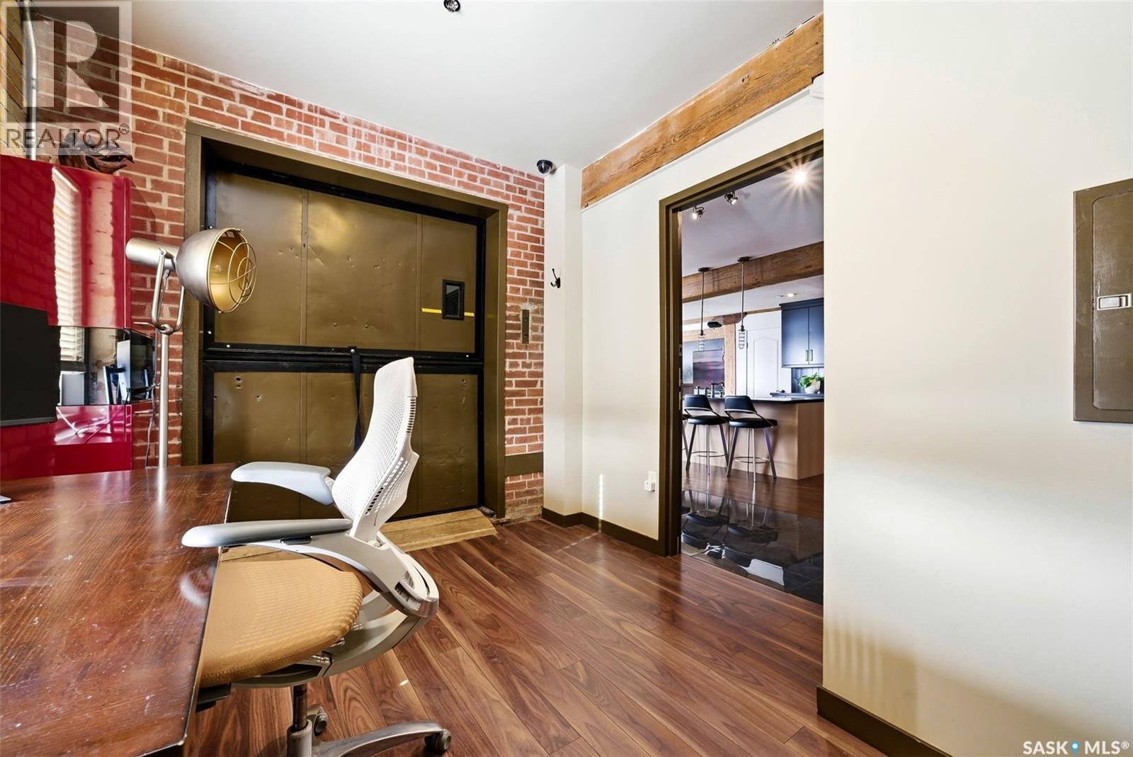 #201 1304 HALIFAX STREET - 34