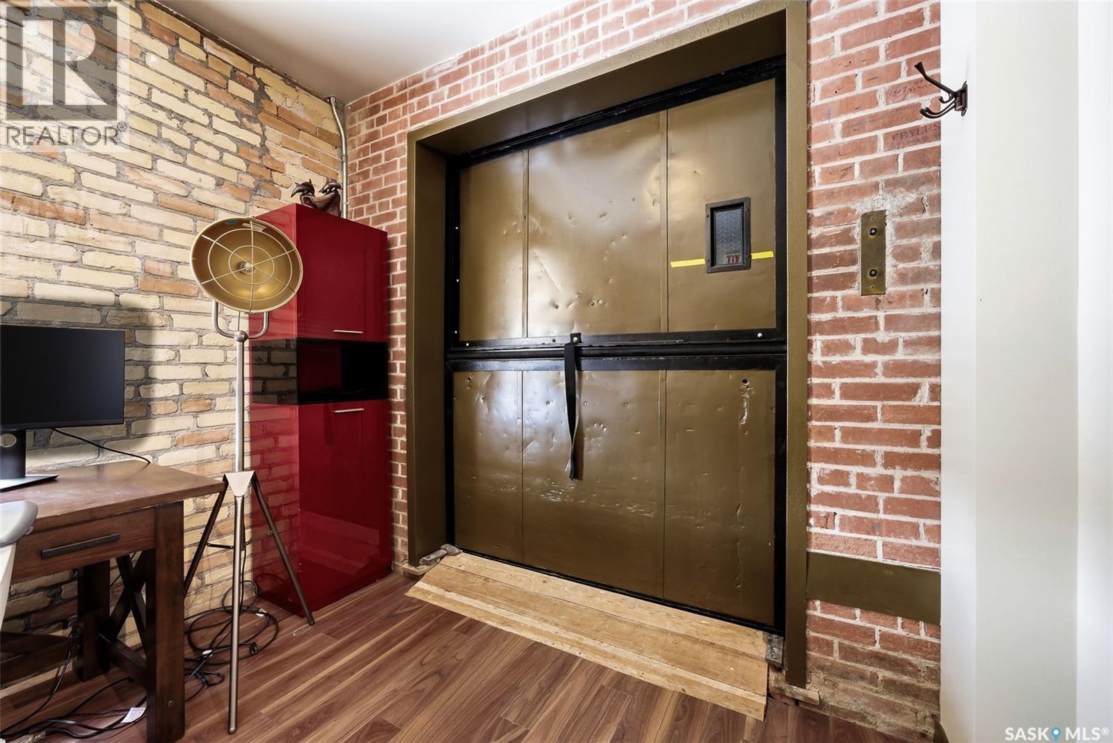 #201 1304 HALIFAX STREET - 35