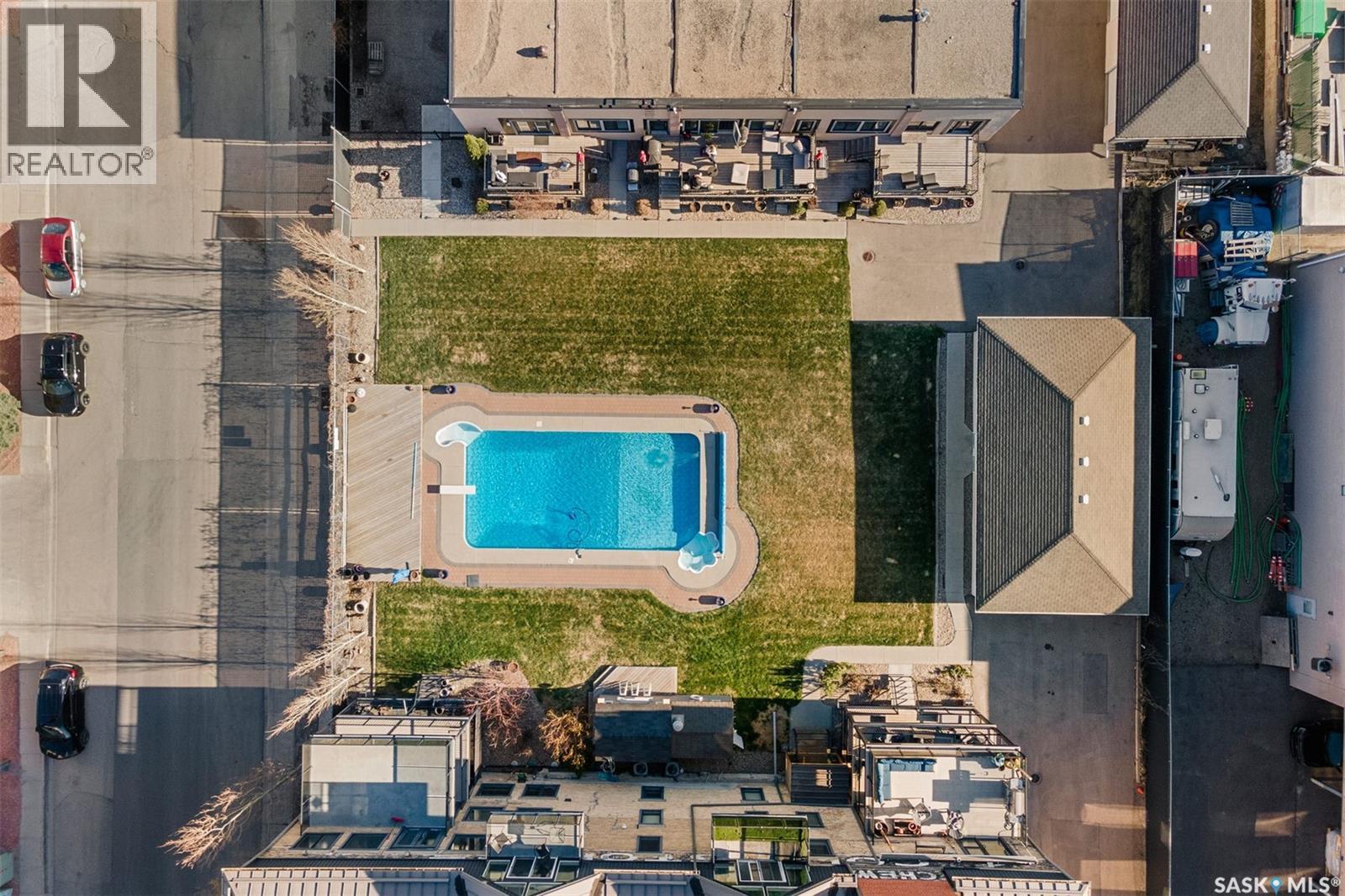 #201 1304 HALIFAX STREET - 38