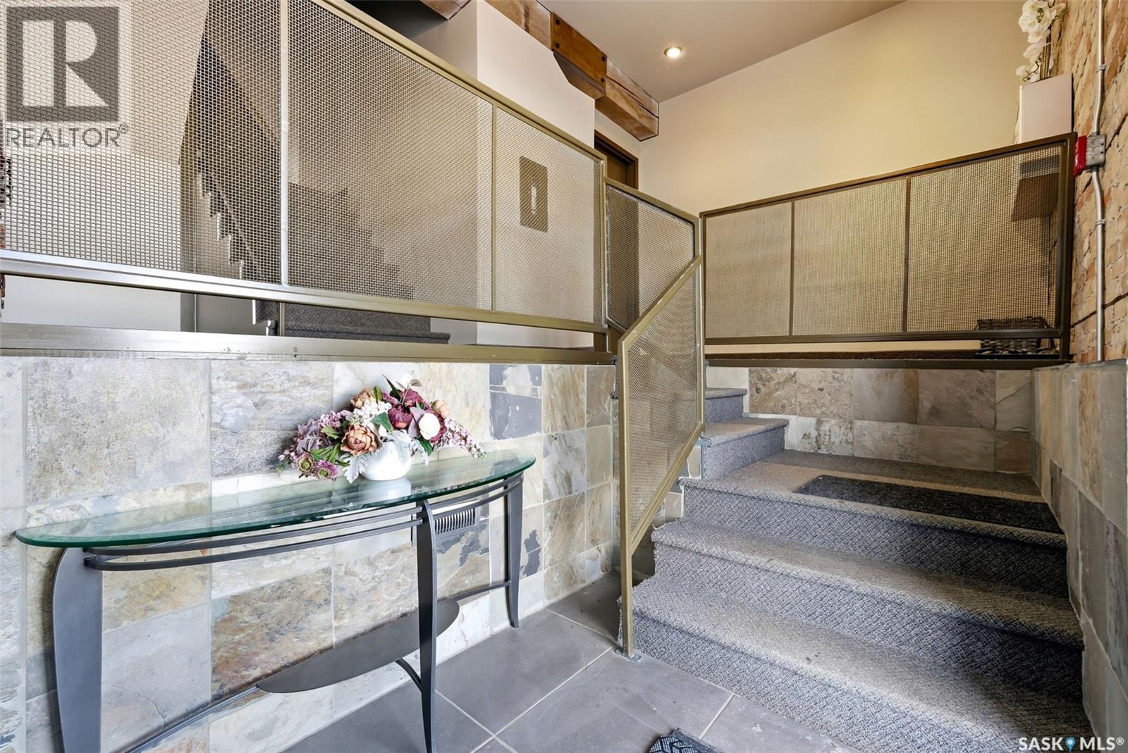 #201 1304 HALIFAX STREET - 4