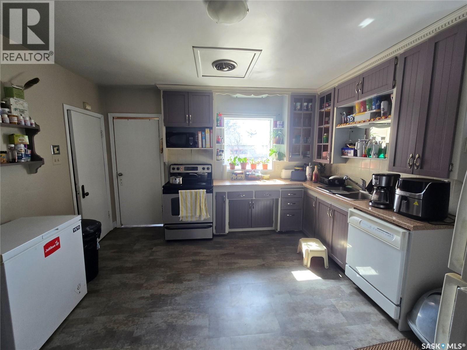 703 MAIN STREET - 13