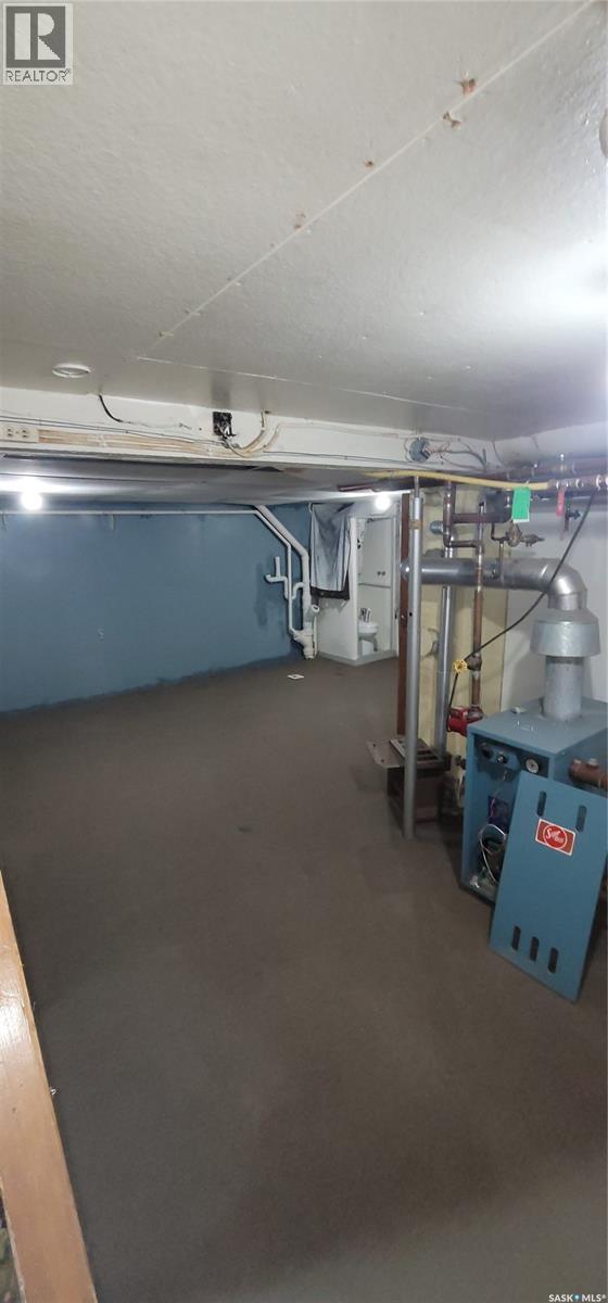 703 MAIN STREET - 19