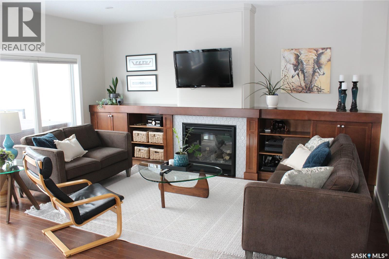 1528 MAPLE HILL CRESCENT N - 10