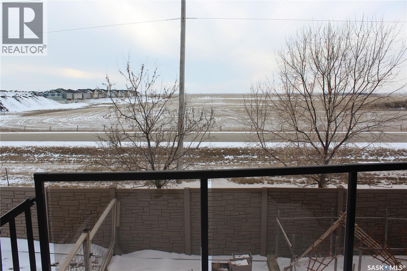 1528 MAPLE HILL CRESCENT N - 47