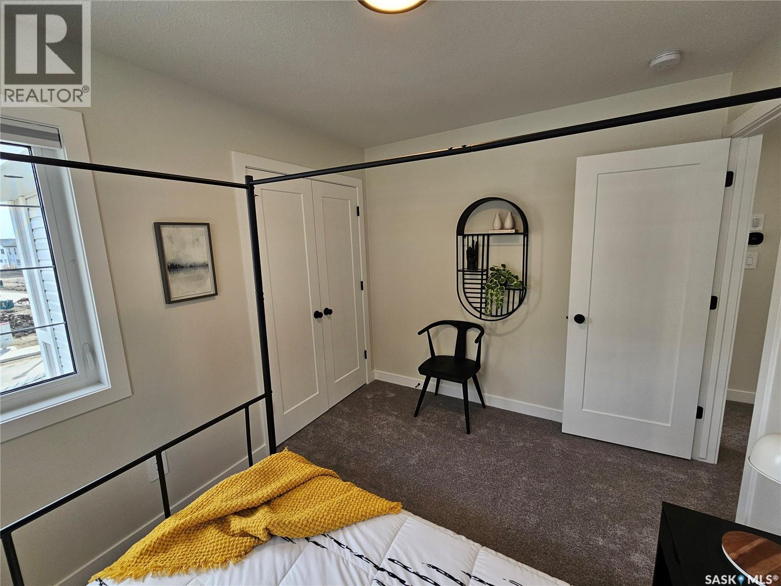 8 VANCOUVER CRESCENT - 21