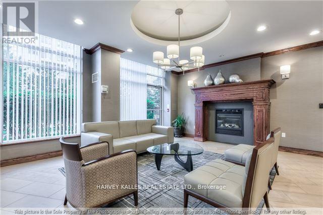 703 - 19 BARBERRY PLACE