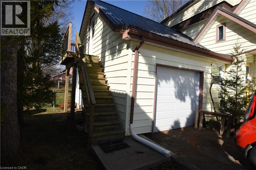 122 BRUCE Street - 23