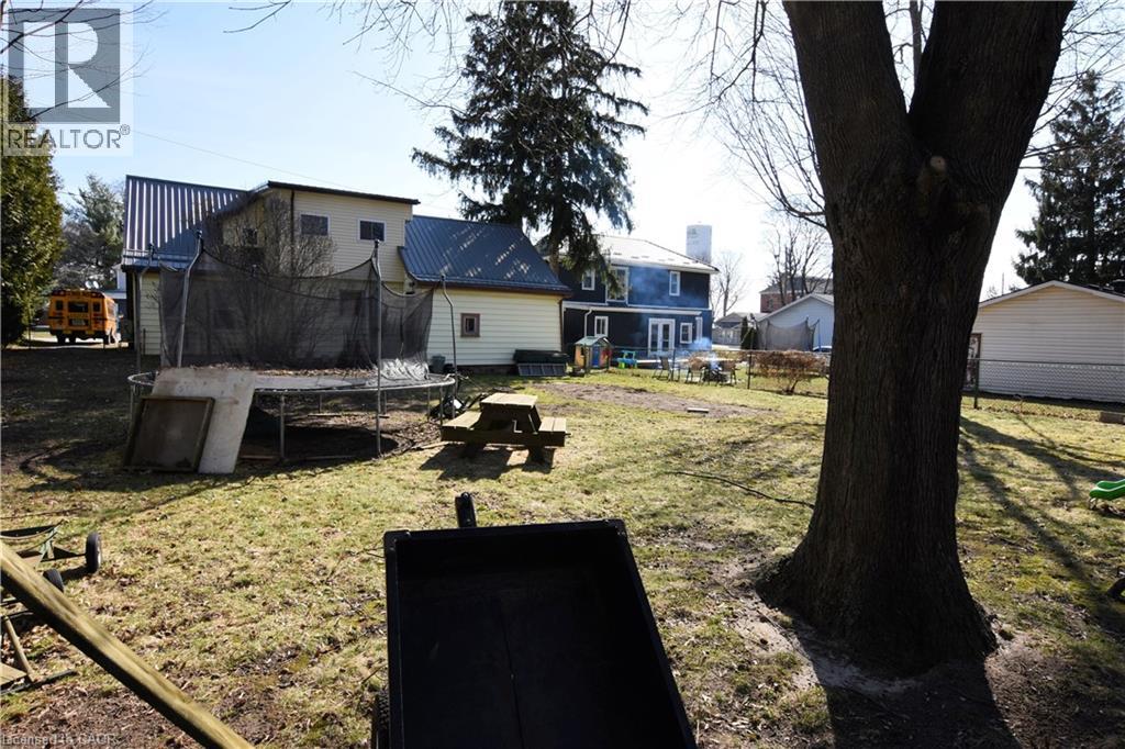 122 BRUCE Street - 26