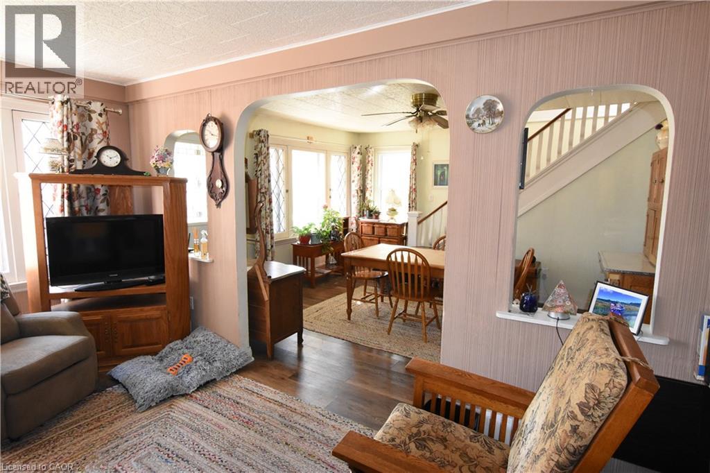 122 BRUCE Street - 4