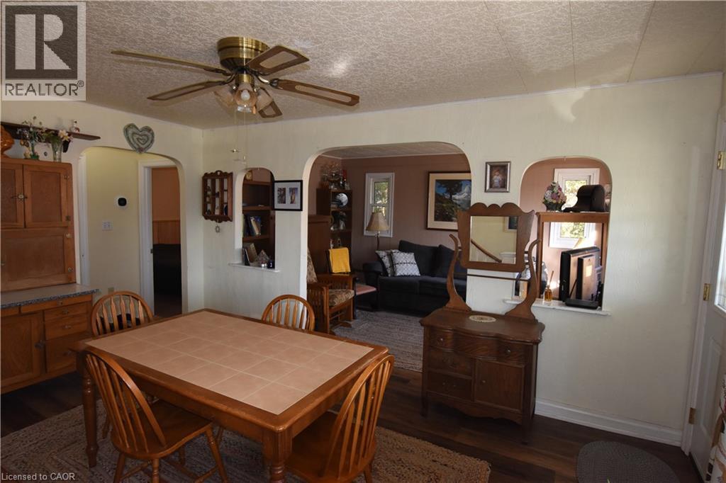 122 BRUCE Street - 9