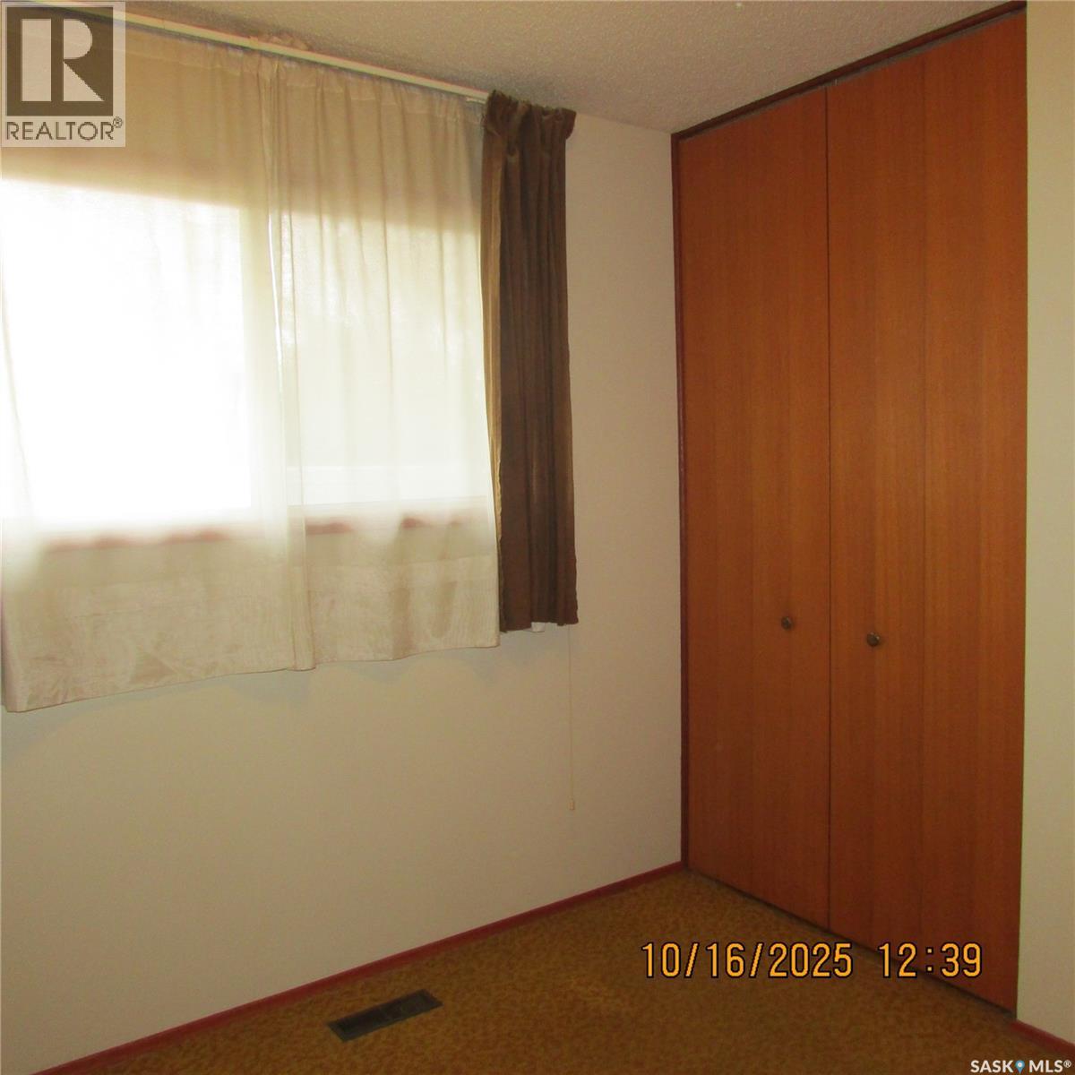 406 Chickney AVENUE — photo 25