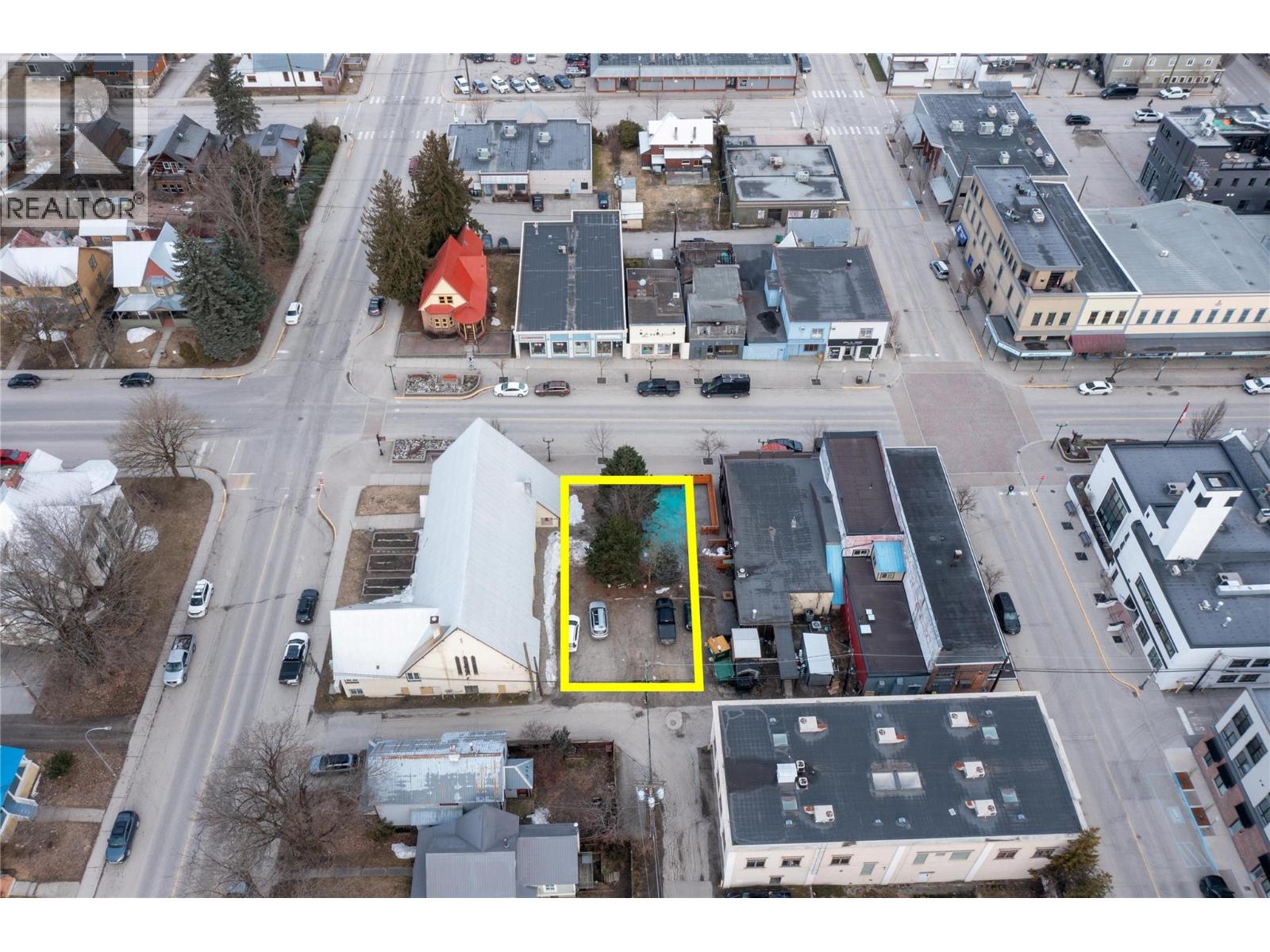  310 Mackenzie Avenue, Revelstoke