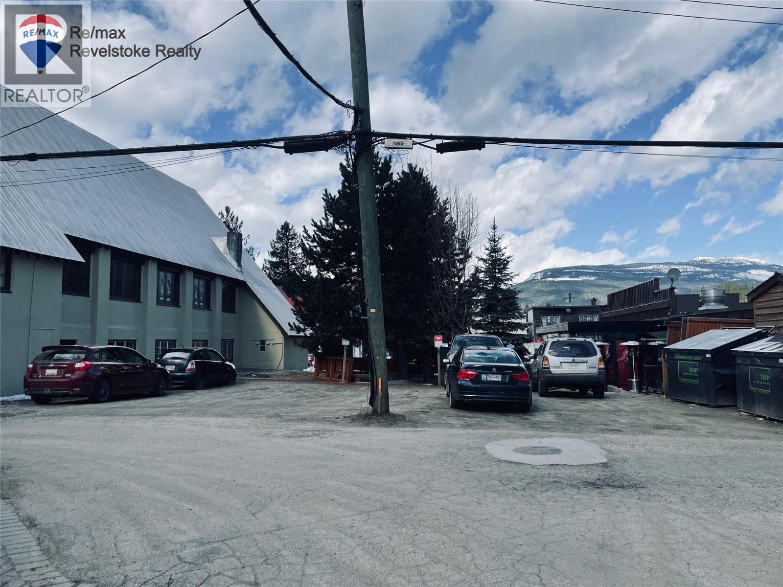  310 Mackenzie Avenue, Revelstoke