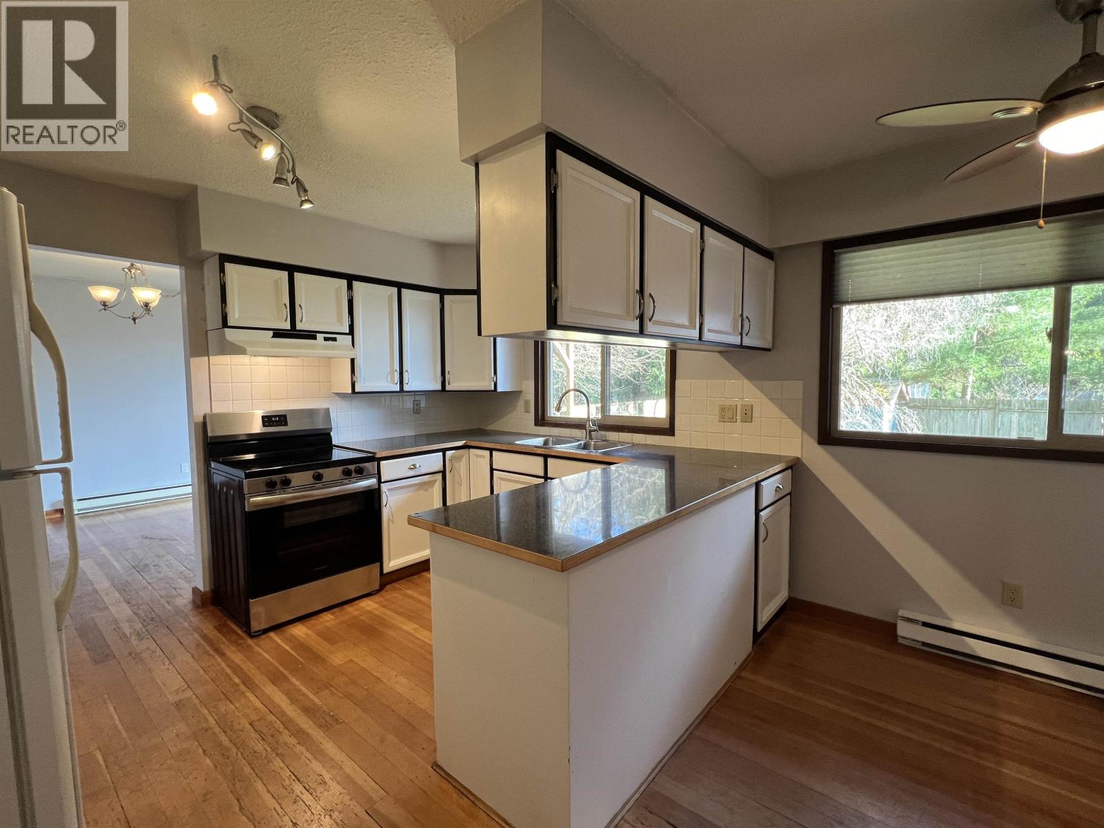 873 POPLAR LANE, Gibsons