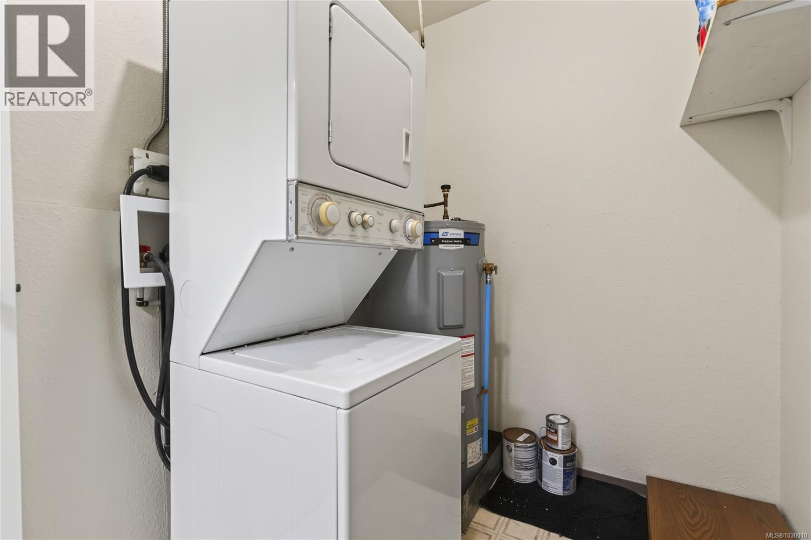 #204 872 ISLAND HWY S - 31