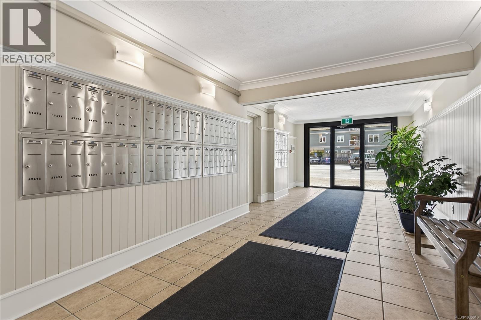 #204 872 ISLAND HWY S - 32