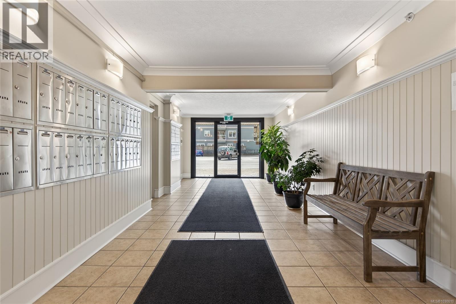 #204 872 ISLAND HWY S - 33