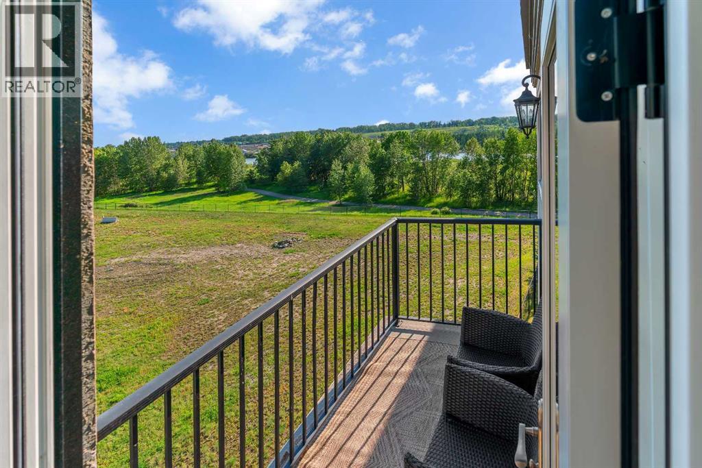 Single Family House for Sale in   Quarry Way SE Douglasdale/Glen Calgary 