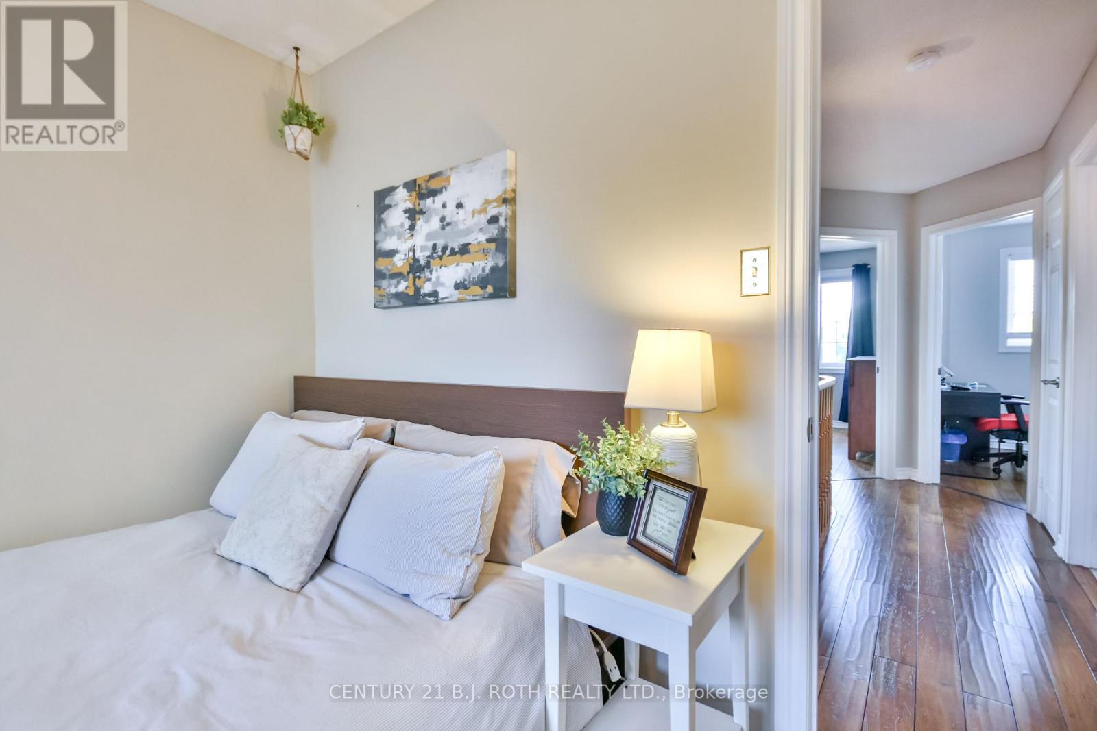 28 SHAINA COURT,Barrie (Painswick South),,