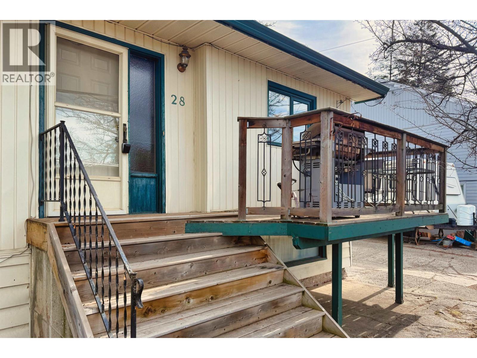 28 WINDMILL CRESCENT - 20