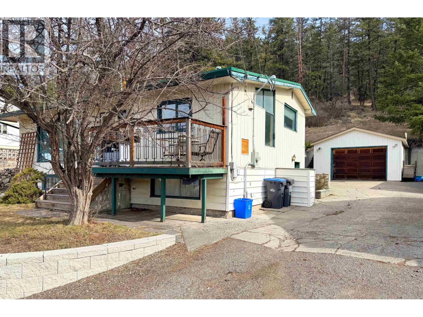 28 WINDMILL CRESCENT - 21