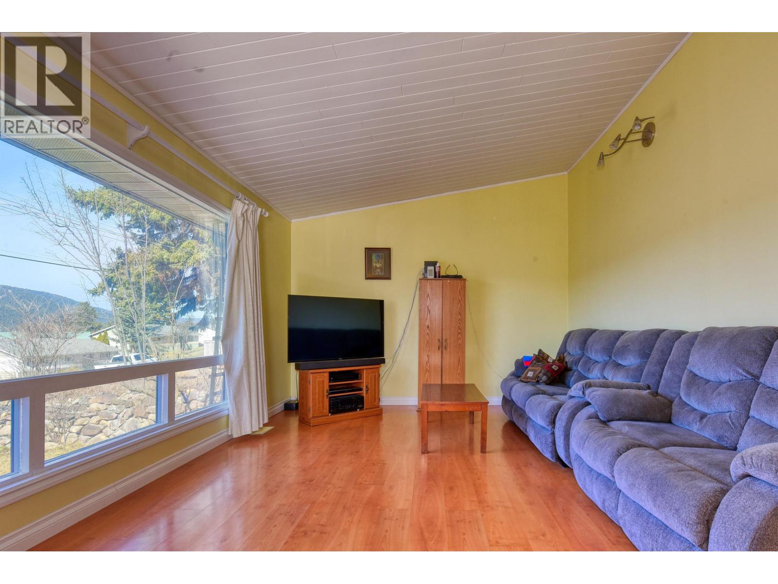 28 WINDMILL CRESCENT - 5