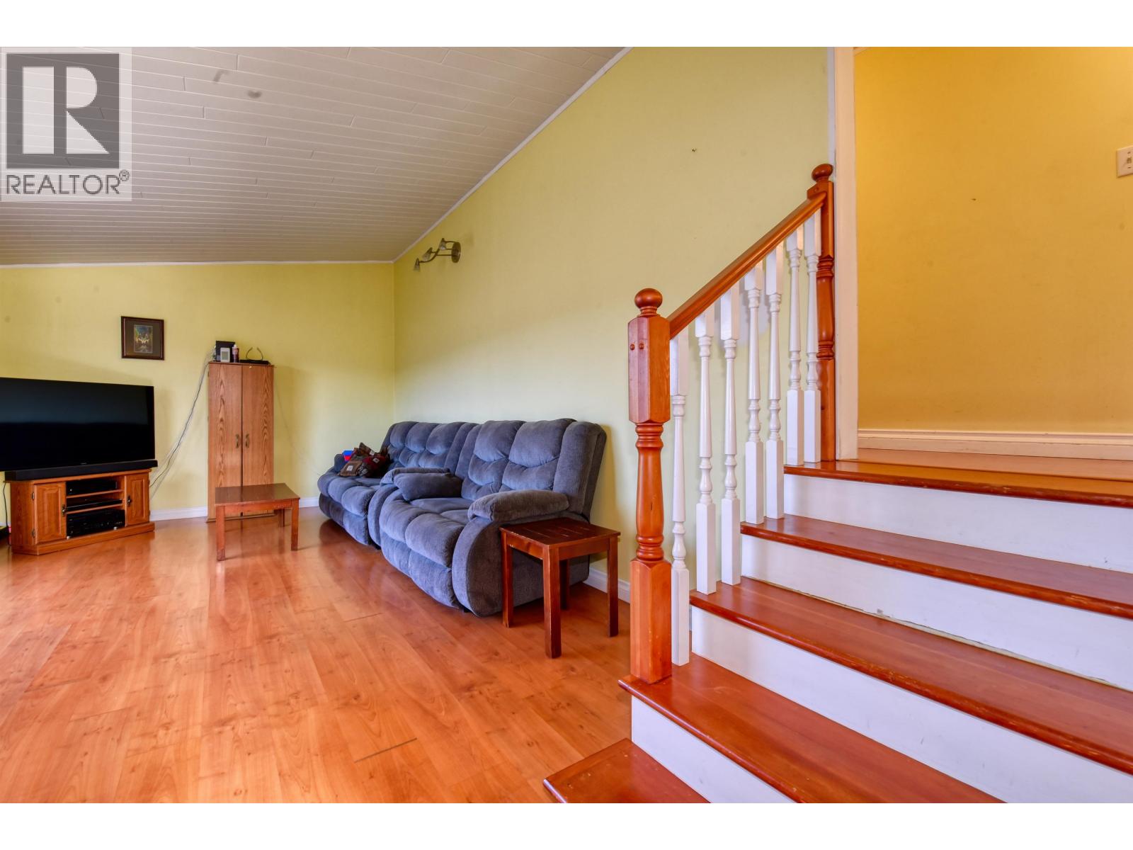 28 WINDMILL CRESCENT - 7