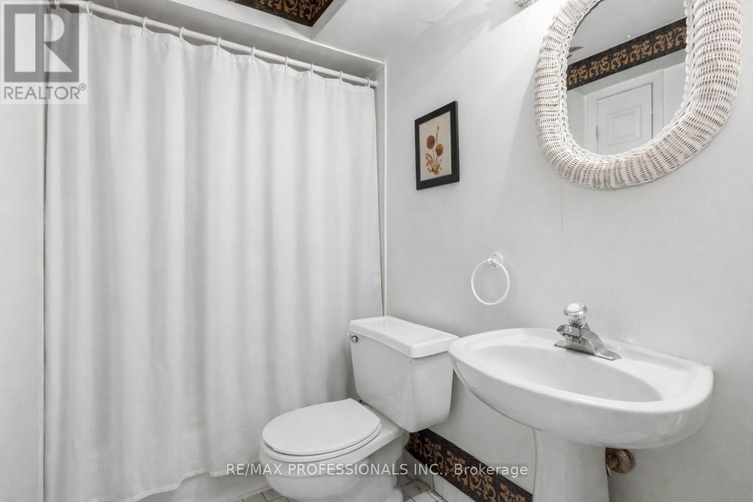 Single Family House for Sale in  NEWMAN COURT Brampton (Westgate) 