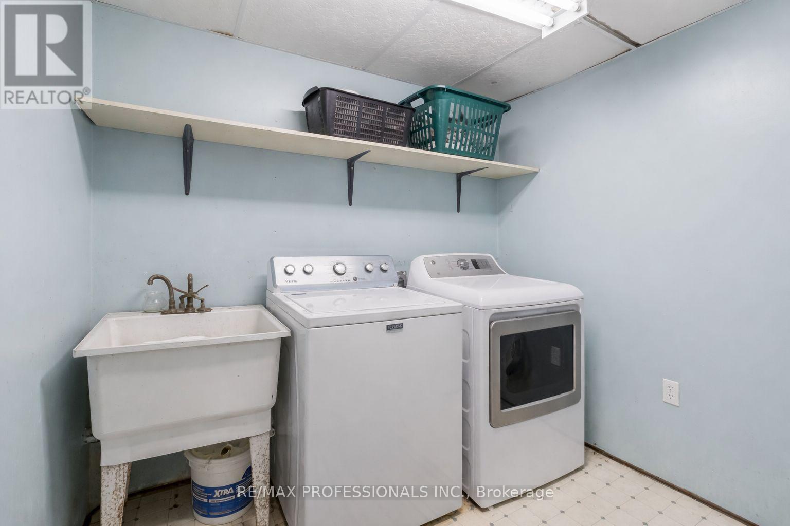 Single Family House for Sale in  NEWMAN COURT Brampton (Westgate) 