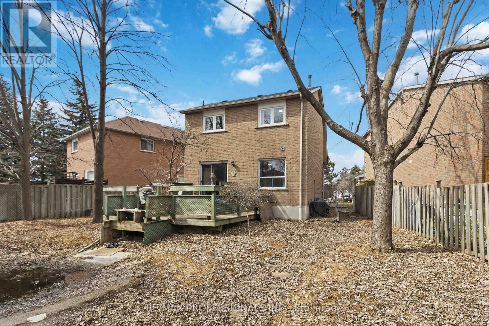 Single Family House for Sale in  NEWMAN COURT Brampton (Westgate) 