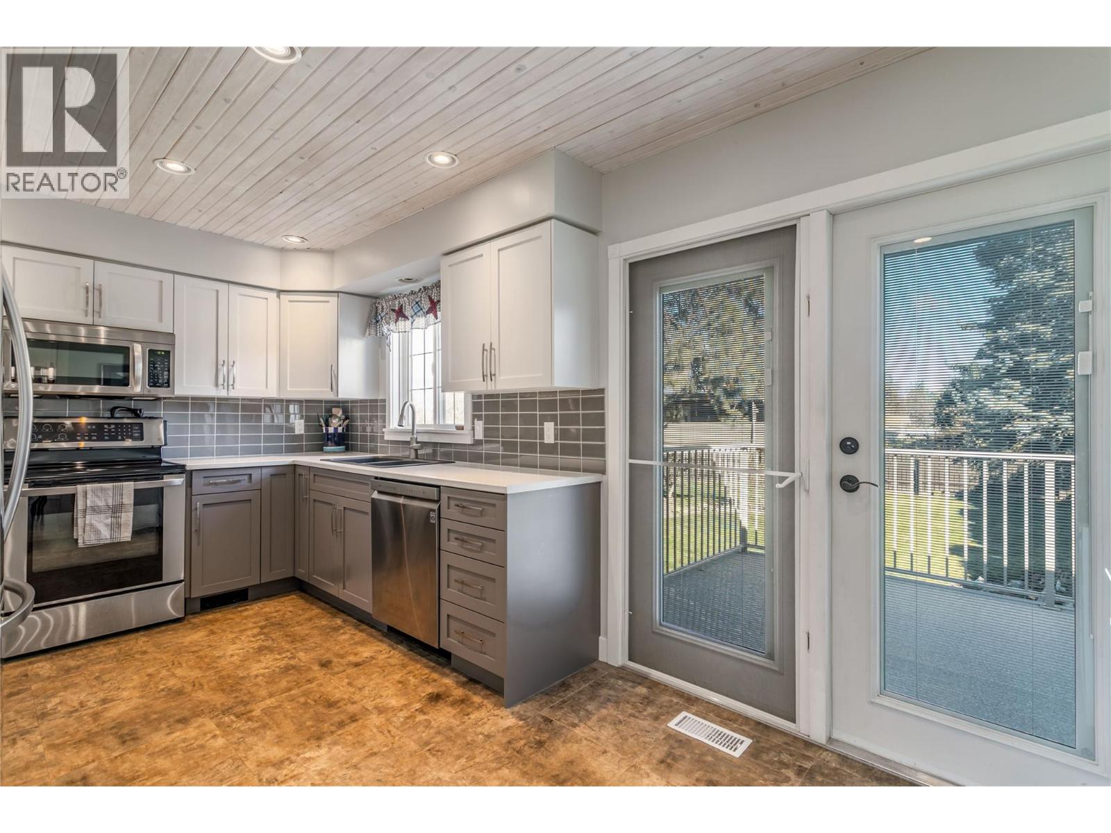 2418 Fairhall Road, Kelowna