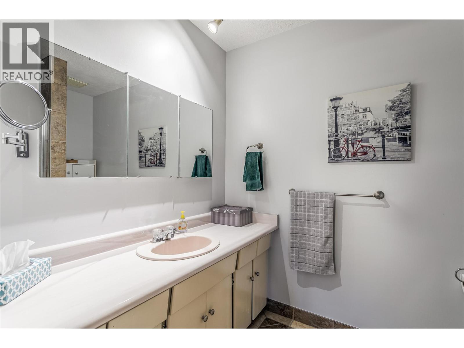 2418 Fairhall Road, Kelowna