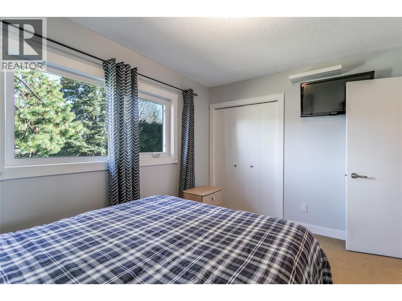 2418 Fairhall Road, Kelowna