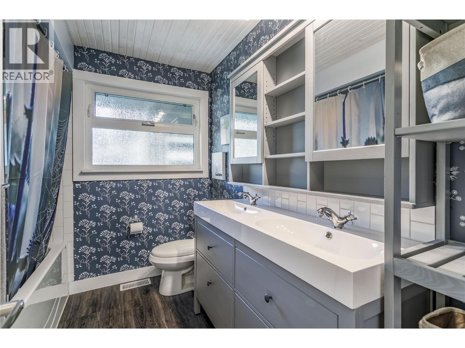 2418 Fairhall Road, Kelowna