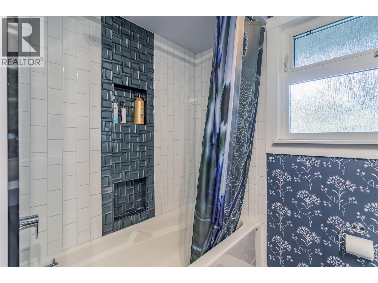 2418 Fairhall Road, Kelowna