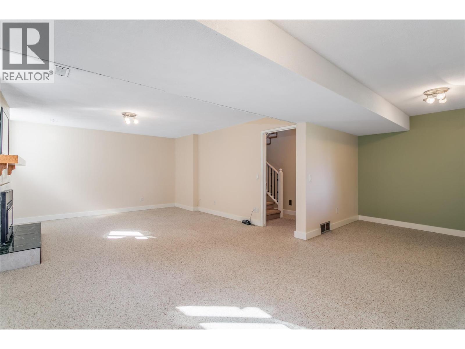 2418 Fairhall Road, Kelowna