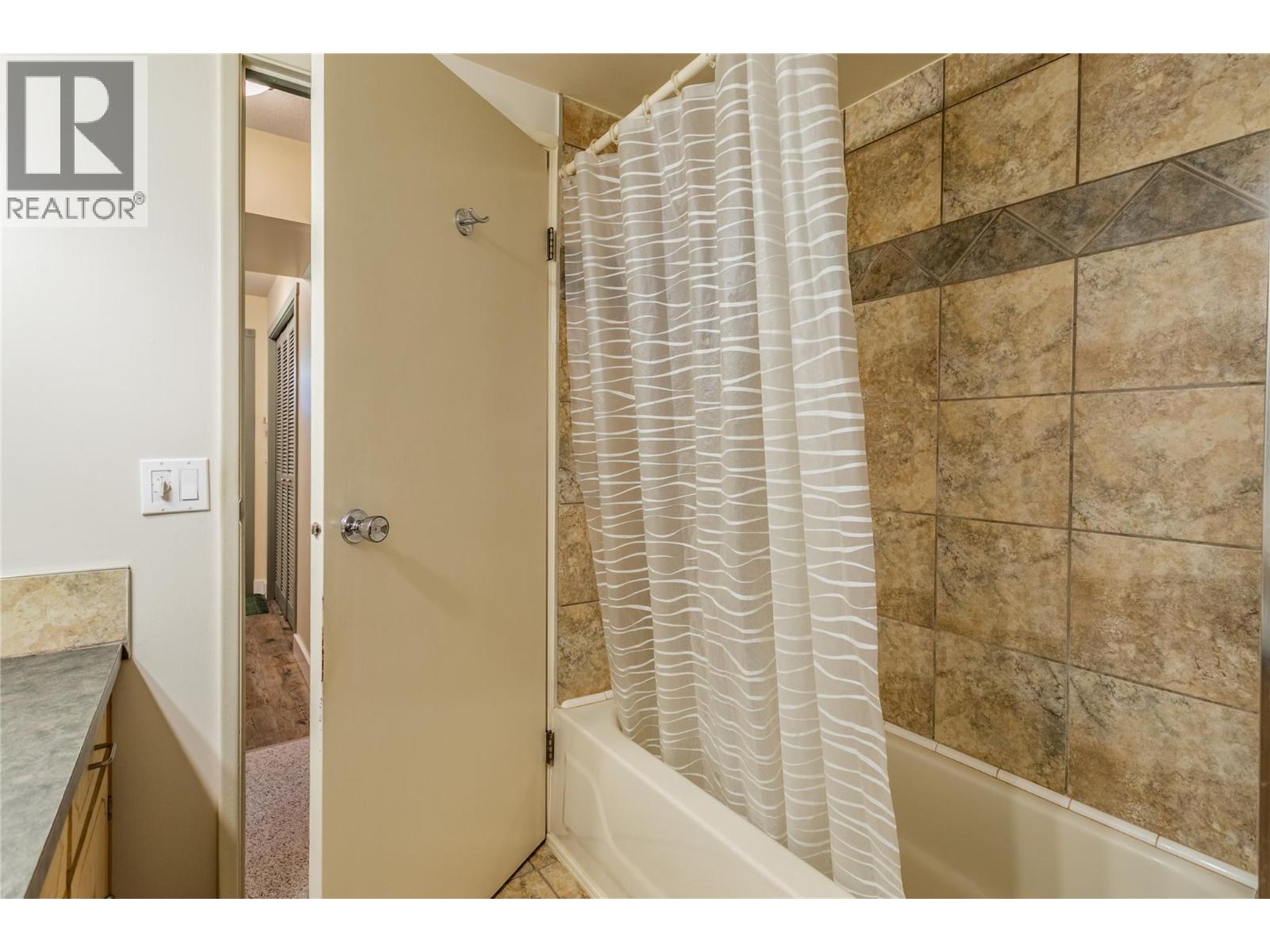 2418 Fairhall Road, Kelowna