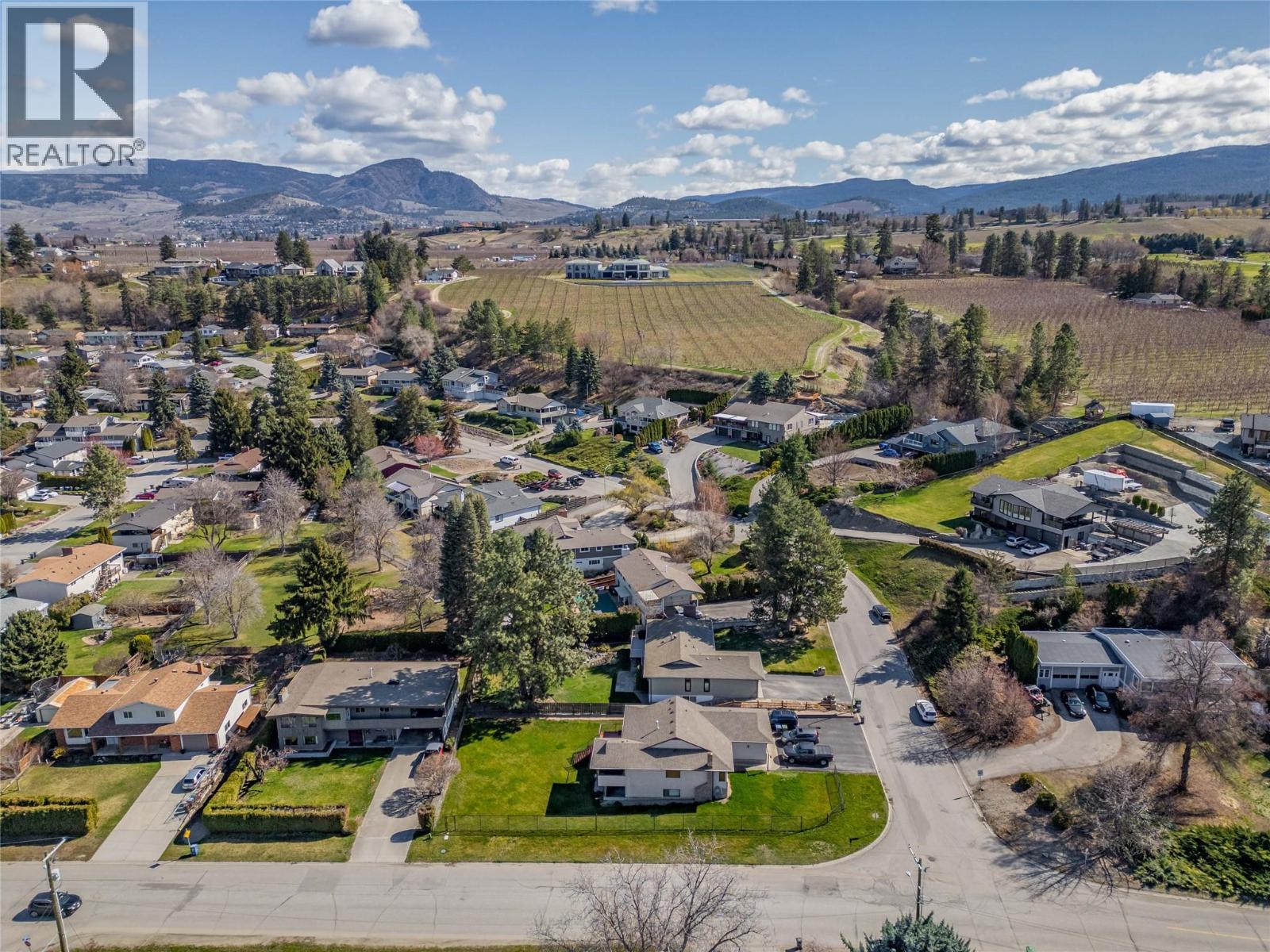 2418 Fairhall Road, Kelowna