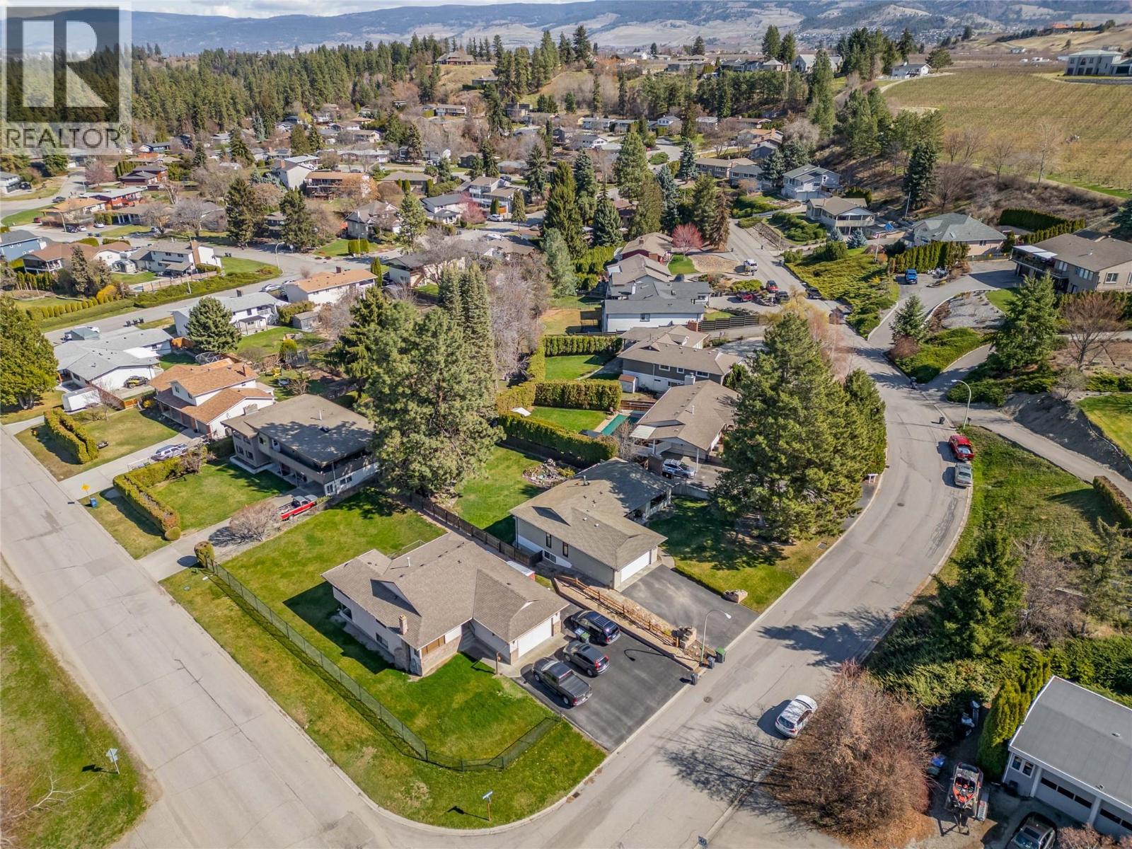 2418 Fairhall Road, Kelowna