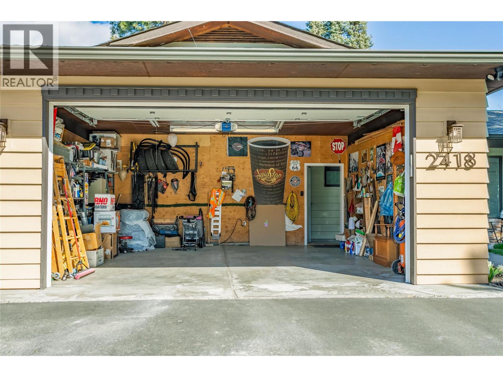 2418 Fairhall Road, Kelowna