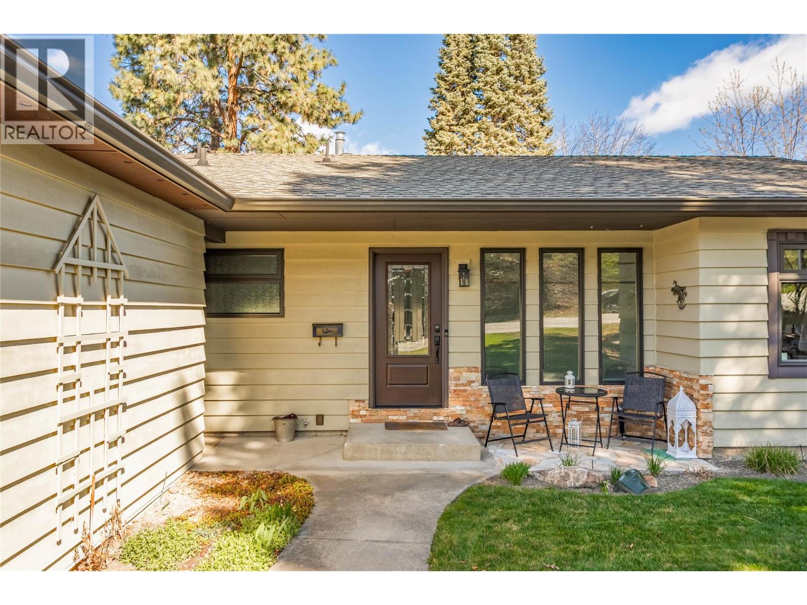 2418 Fairhall Road, Kelowna