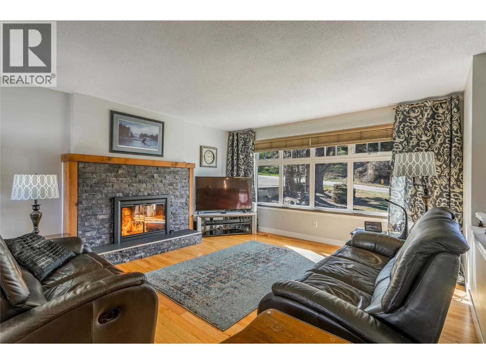 2418 Fairhall Road, Kelowna