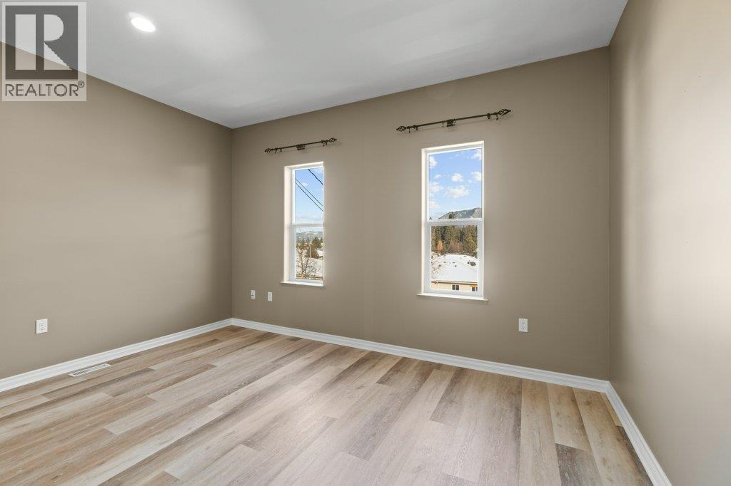 2860 15 Avenue NE, Salmon Arm