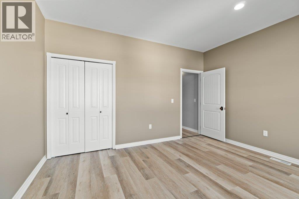 2860 15 Avenue NE, Salmon Arm