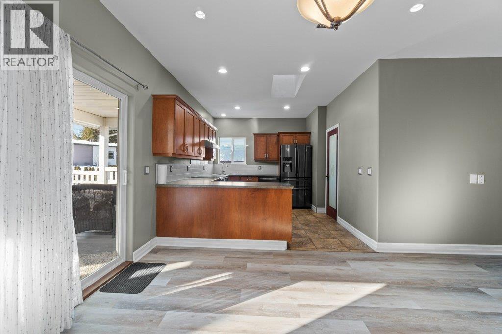 2860 15 Avenue NE, Salmon Arm