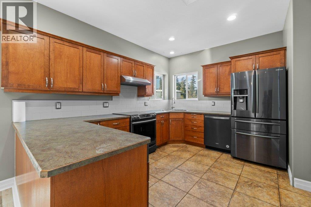 2860 15 Avenue NE, Salmon Arm