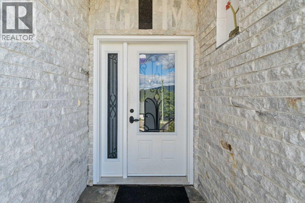 2860 15 Avenue NE, Salmon Arm