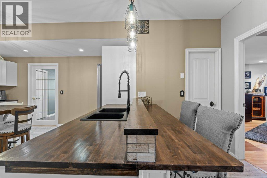 2860 15 Avenue NE, Salmon Arm