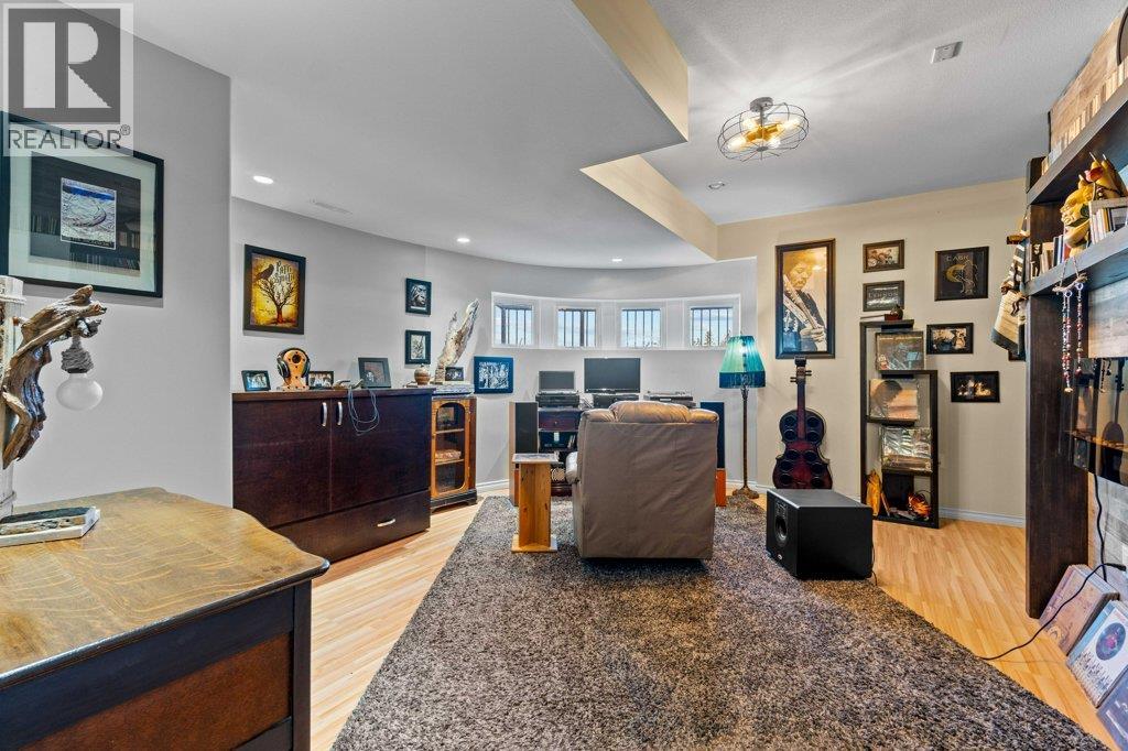 2860 15 Avenue NE, Salmon Arm